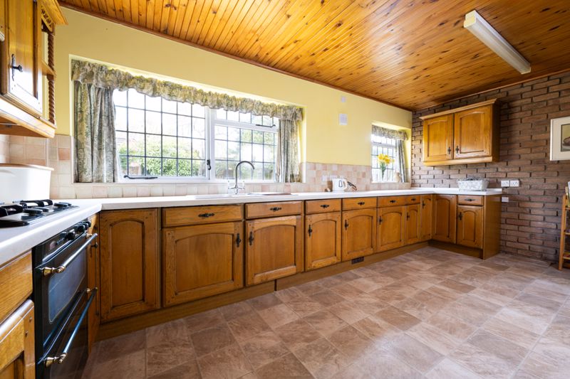 Breakfast Kitchen- click for photo gallery